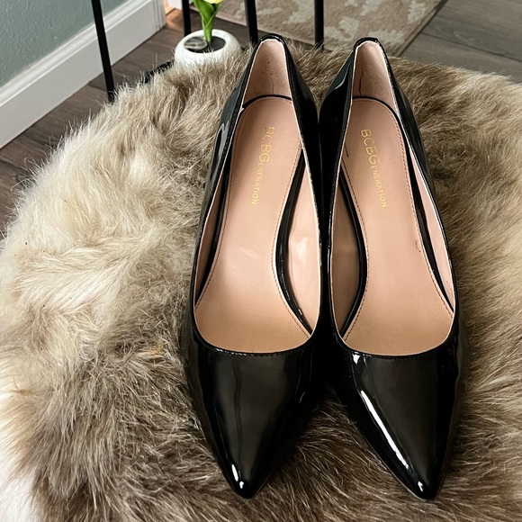 BCBGeneration Shoes - Black Patent leather pointed heels